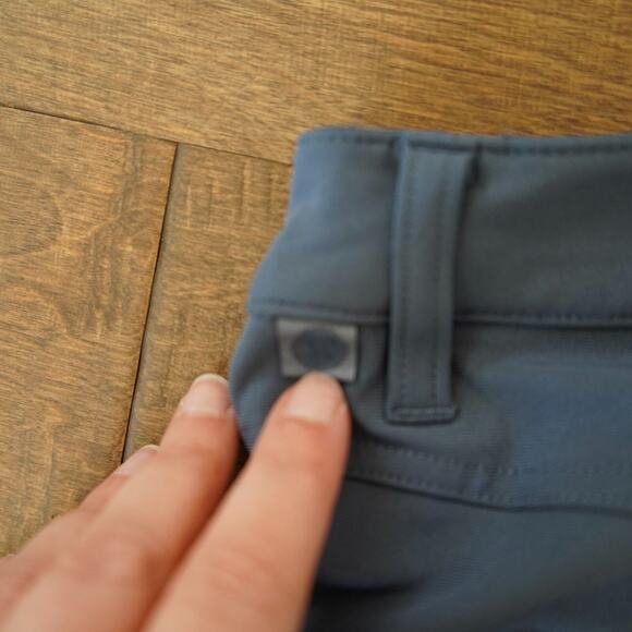 Lululemon ABC‎ Pants Men’s Size 38 Warpstreme Blue Classic Fit Golf Performance - Picture 6 of 9